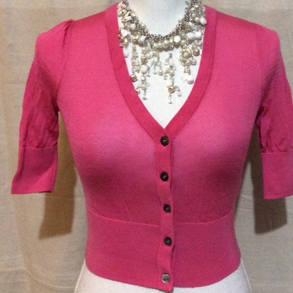 H&M Sweaters - 💕2/$15💕 (N).  H&M Fitted Cardigan